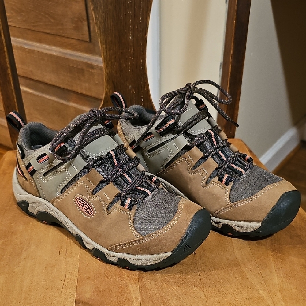 Keen Waterproof Lace Up Hiking Shoes
